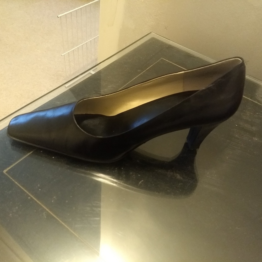 Black dress shoe